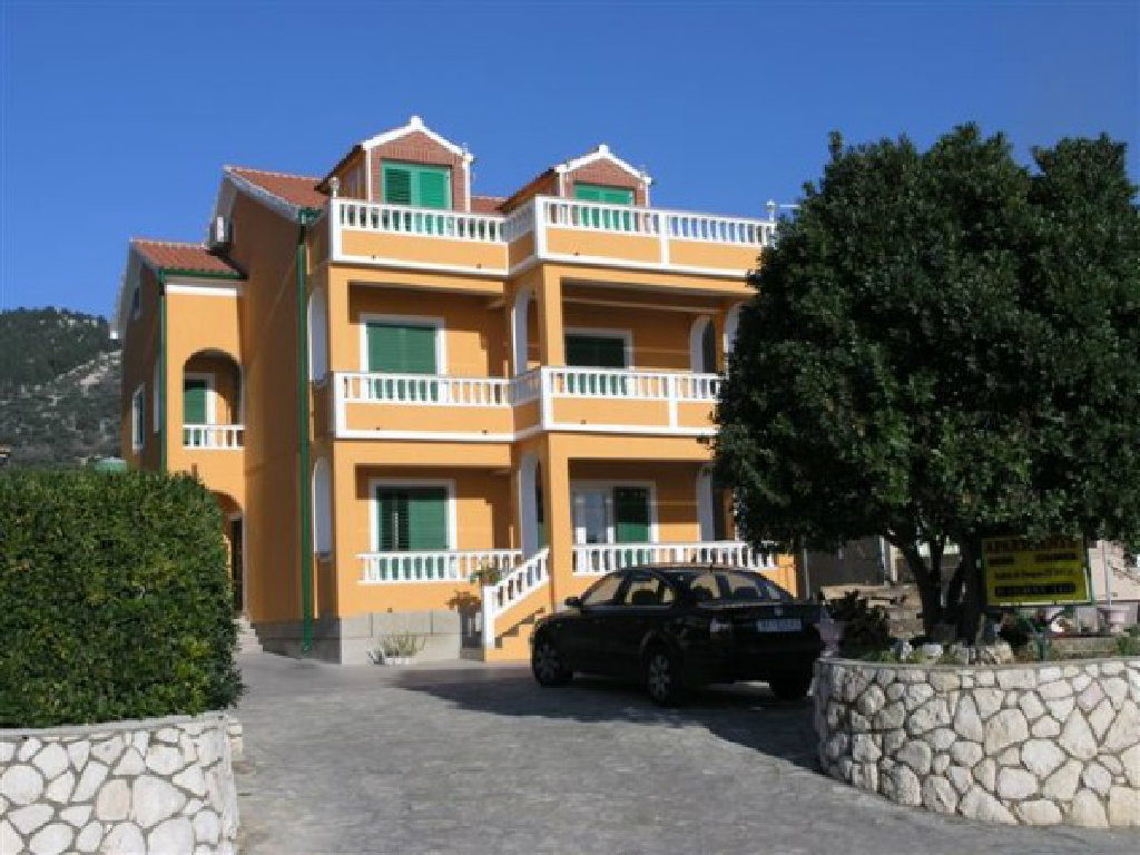 Rab-Barbat - Apartman Debelić A1